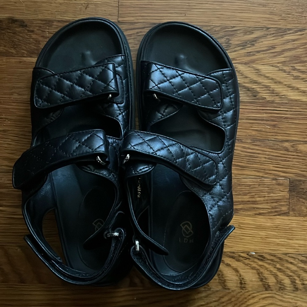 YirenYueji Quilted Leather Platform Sandals